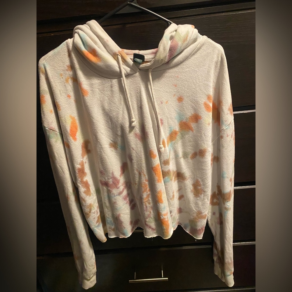 Women's Cropped Tie-Dye Hoodie